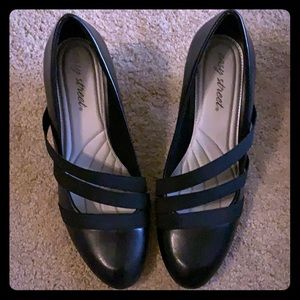 Black dress shoes